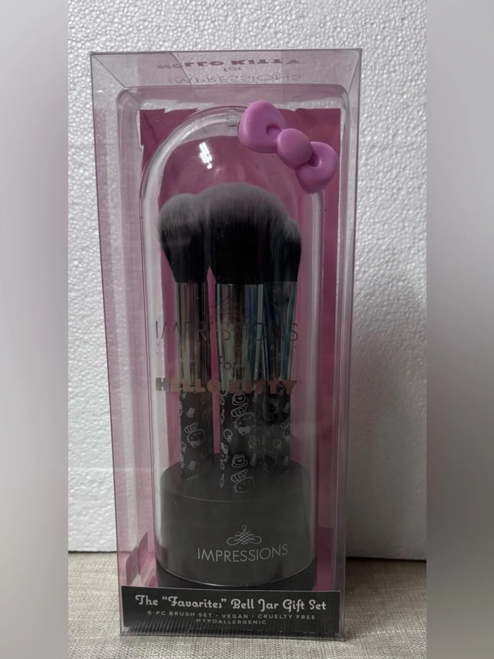 Impressions Hello Kitty Pink Kabuki Brush Gift Set